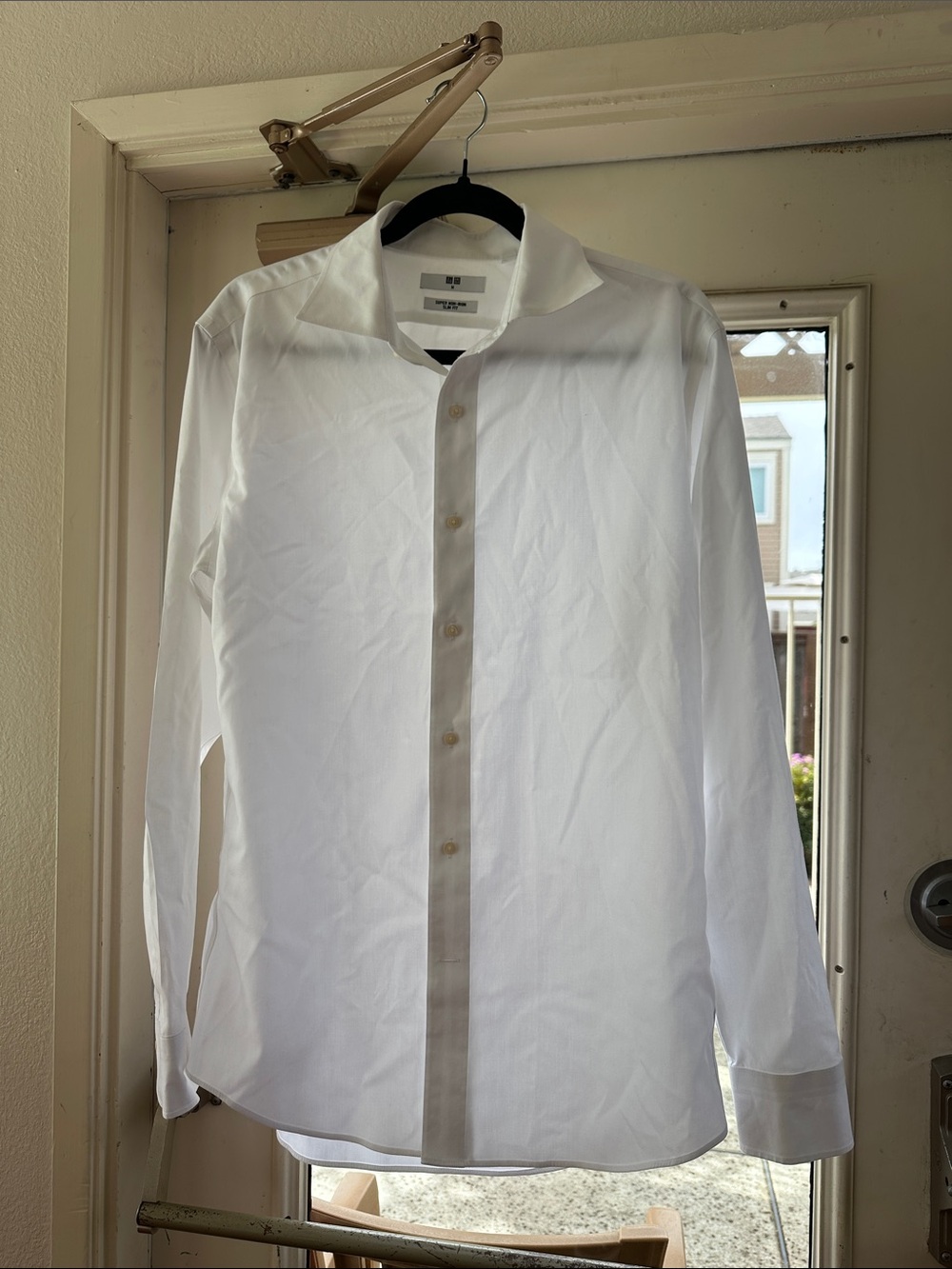Uniqlo Men's White Long-Sleeve Dress Shirt with Spread Collar